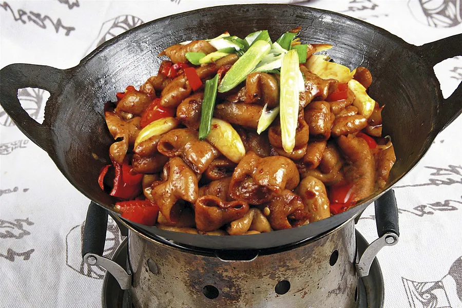 干锅肥肠中式美食-图巨人