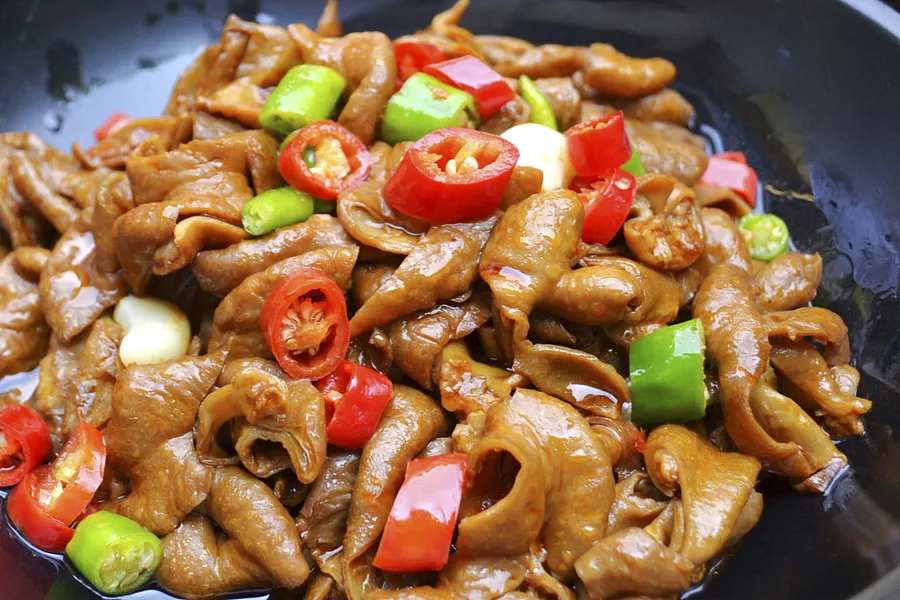 干锅肥肠中式美食-图巨人