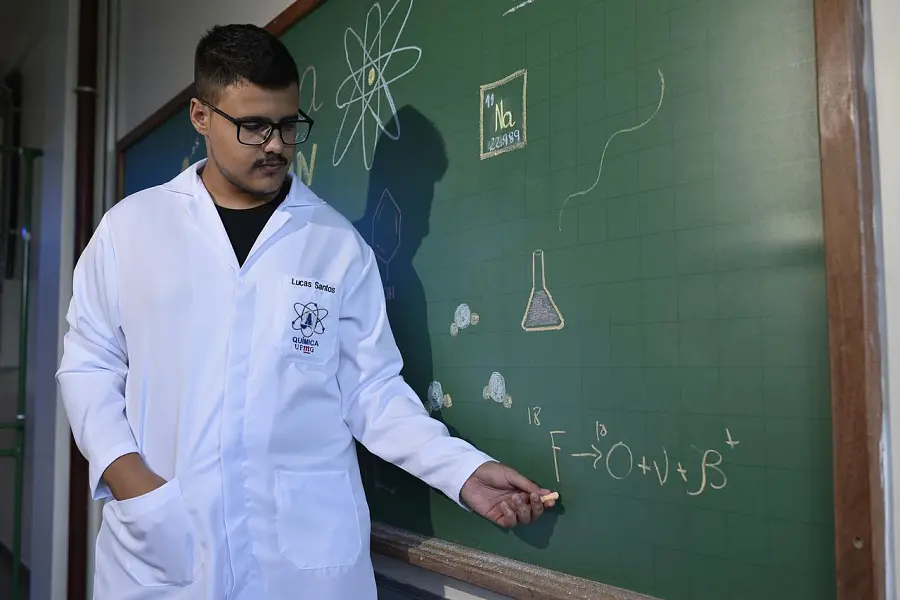 老师 化学老师 化学家 科学家 教育 实验室 科学的 技术 教学-图巨人